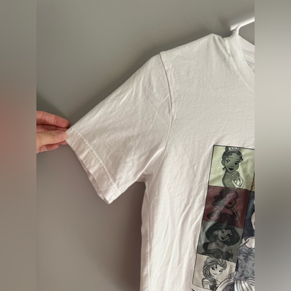 Canvas Disney Princess The Eras Tour Graphic Print Cropped Shirt Women’s SZ XS - Picture 4 of 7